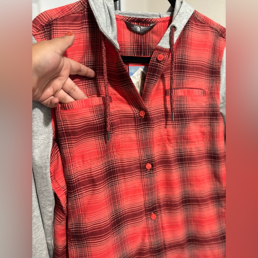 The North Face Red Checkered Women's Shirt - Picture 8 of 9